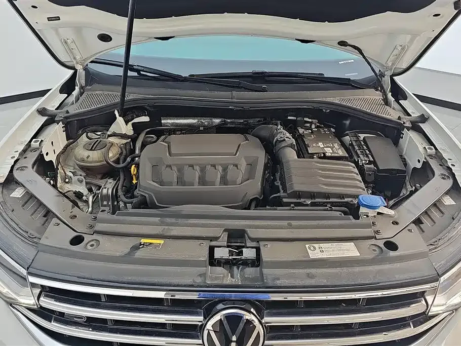 Volkswagen Tiguan L — фото 5