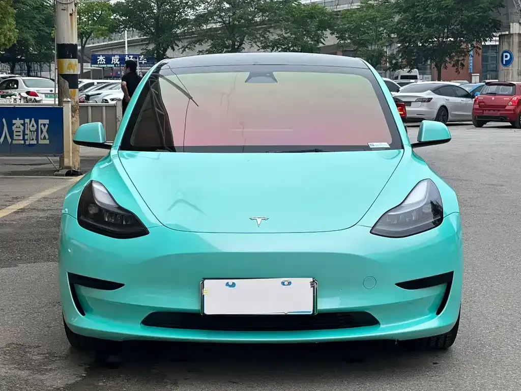 Tesla Model 3 — фото 10