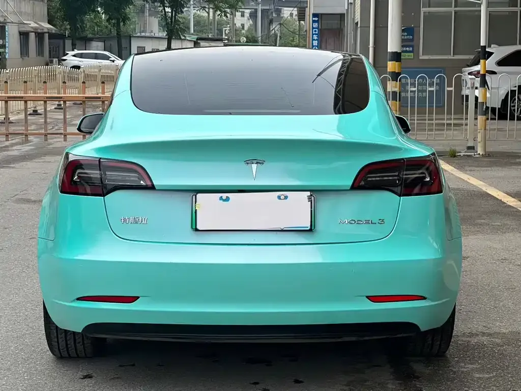 Tesla Model 3 — фото 9