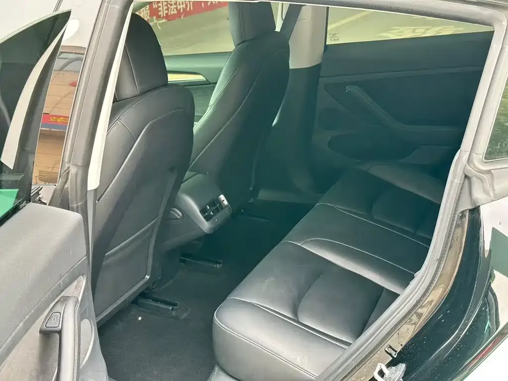 Tesla Model 3 — фото 4