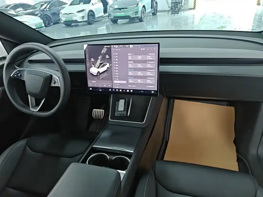 Tesla Model Y L — фото 4