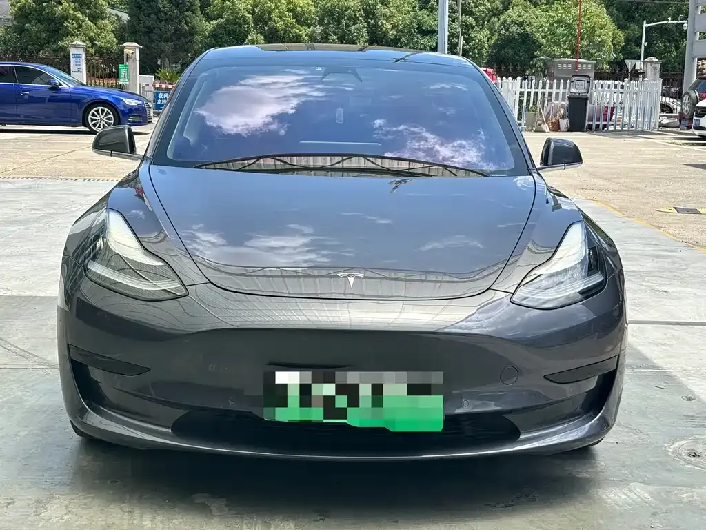 Tesla Model 3 — фото 7