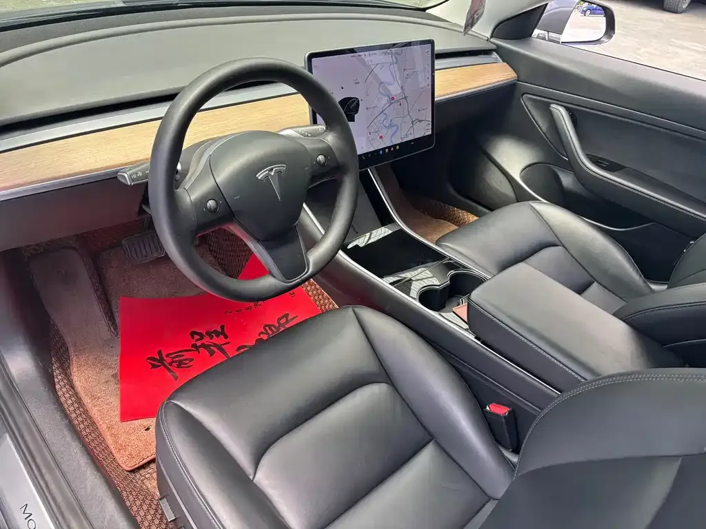 Tesla Model 3 — фото 2