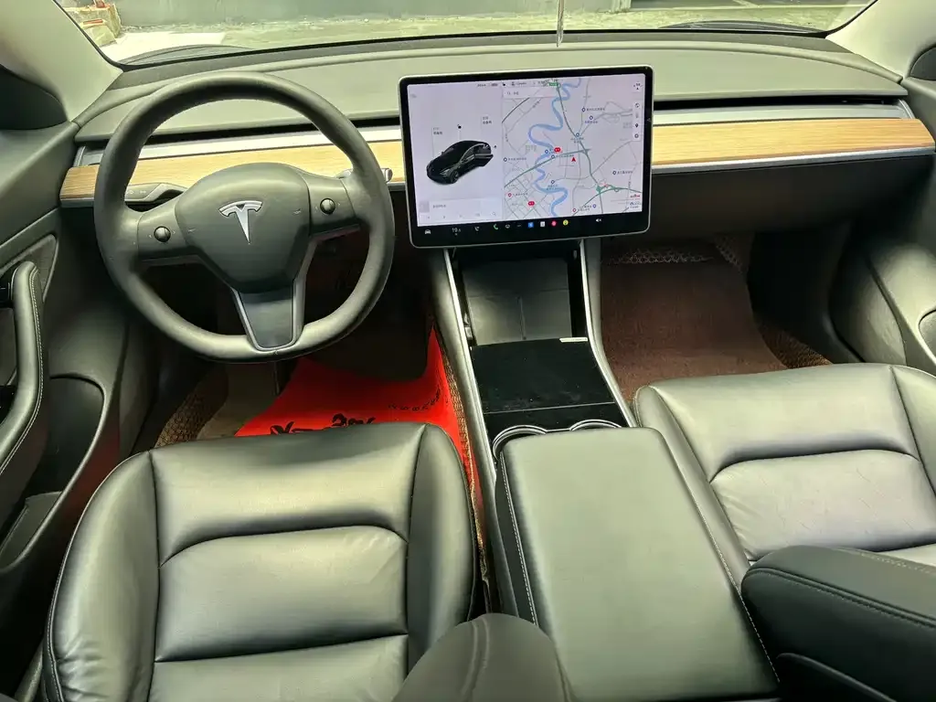 Tesla Model 3 — фото 10