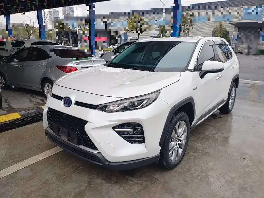 Toyota Wildlander — фото 10
