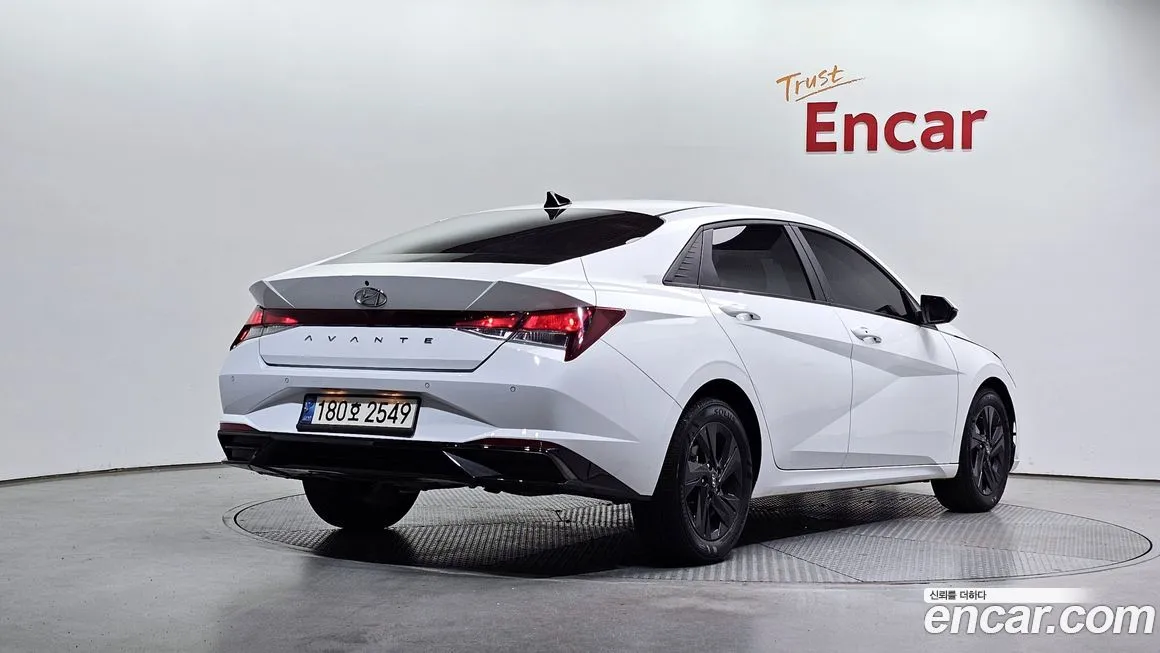 Hyundai AVANTE — фото 3
