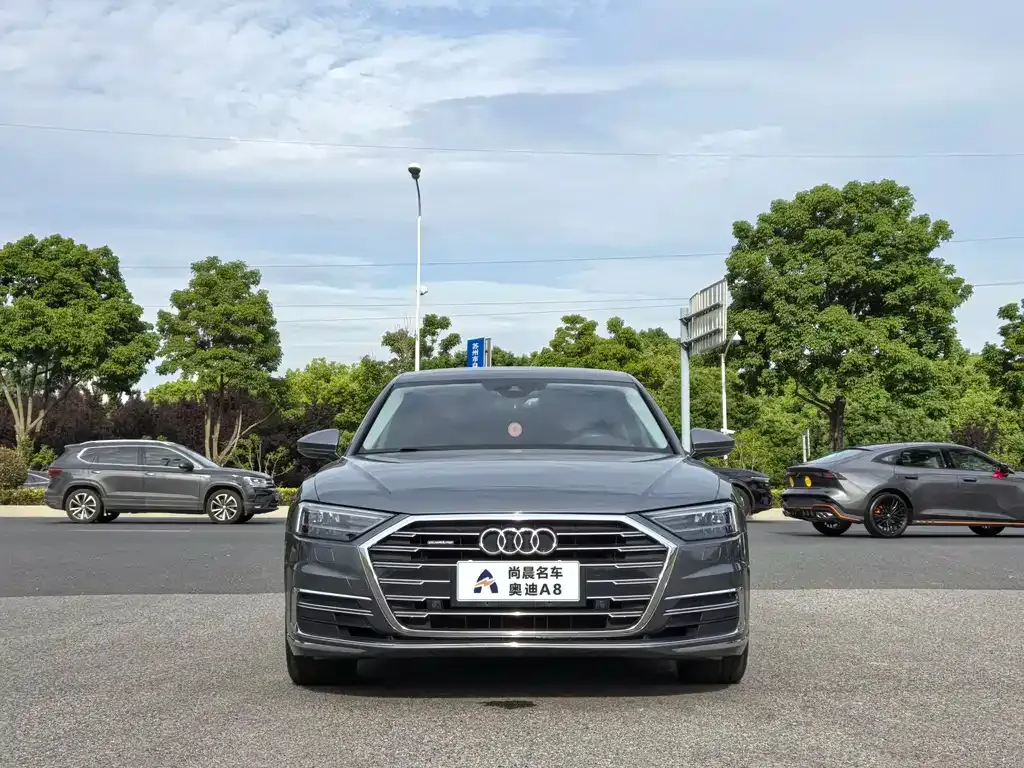 Audi A8 — фото 10