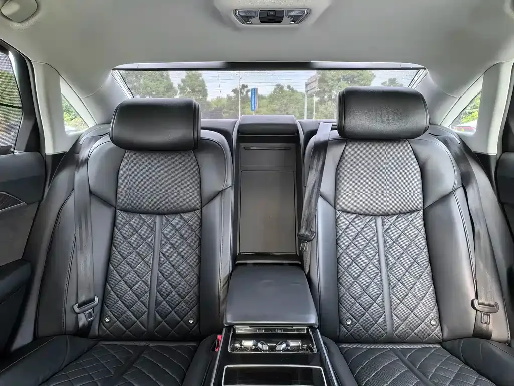 Audi A8 — фото 4