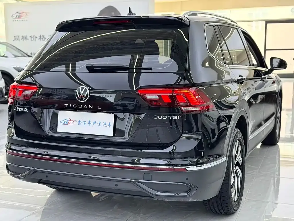 Volkswagen Tiguan L — фото 6