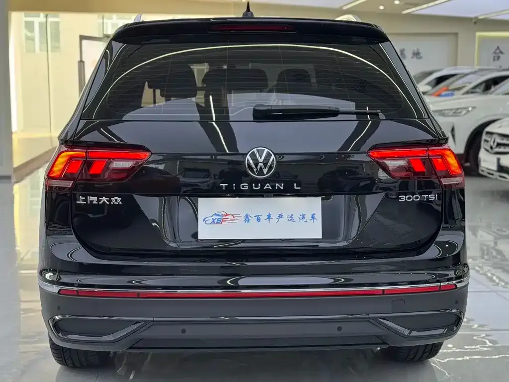 Volkswagen Tiguan L — фото 7