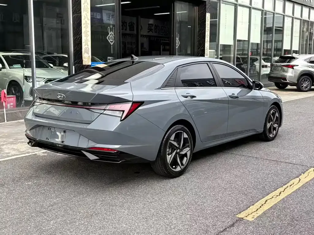 Hyundai Elantra — фото 9