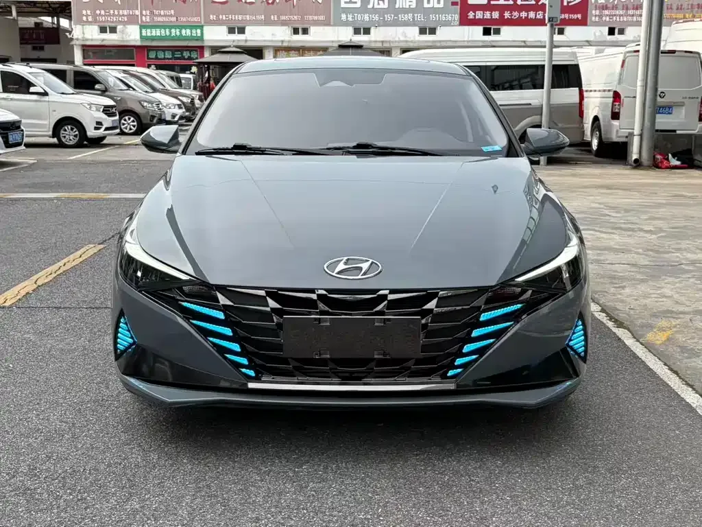Hyundai Elantra — фото 8