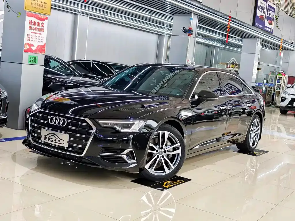 Audi A6L — фото 1