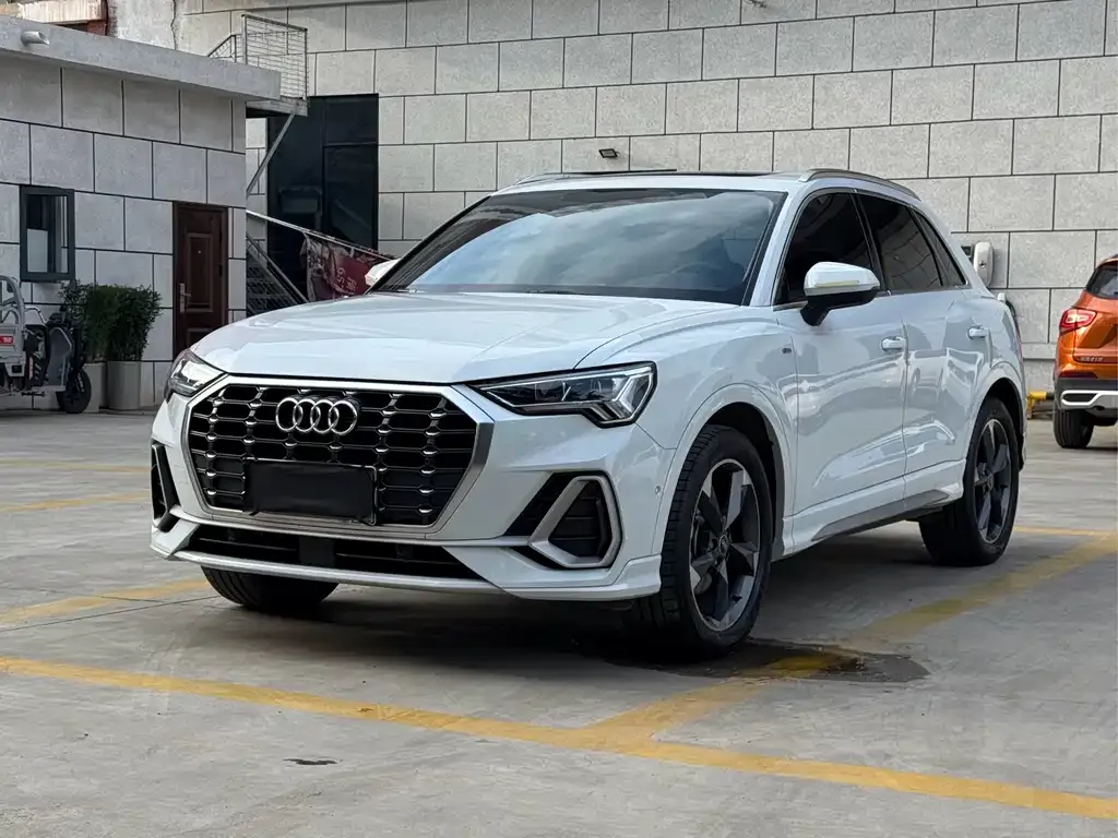 Audi Q3 2023 из CN, фото 1
