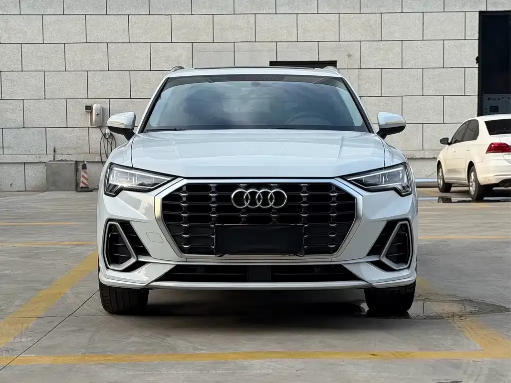 Audi Q3 2023 из CN, фото 3