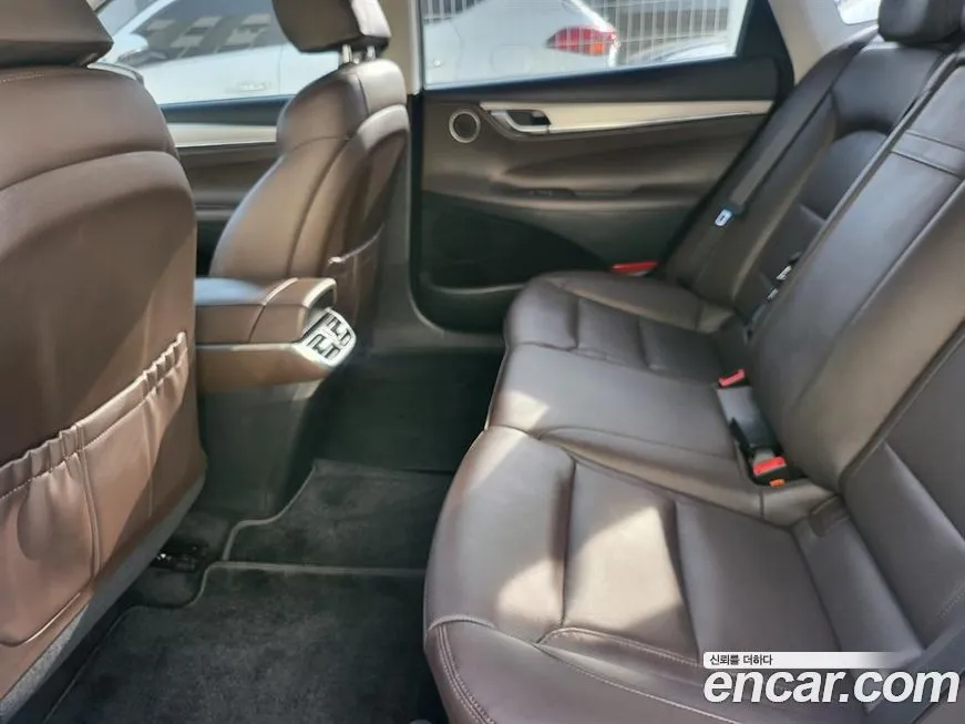 Hyundai Grandeur — фото 1