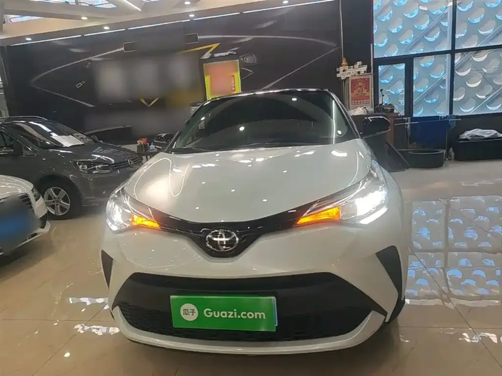 Toyota C-HR — фото 8