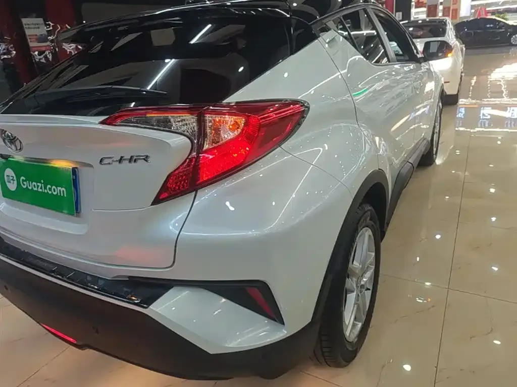 Toyota C-HR — фото 5
