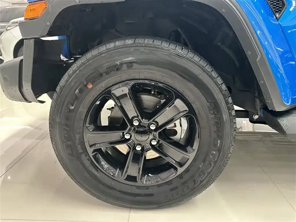 Jeep Wrangler — фото 4