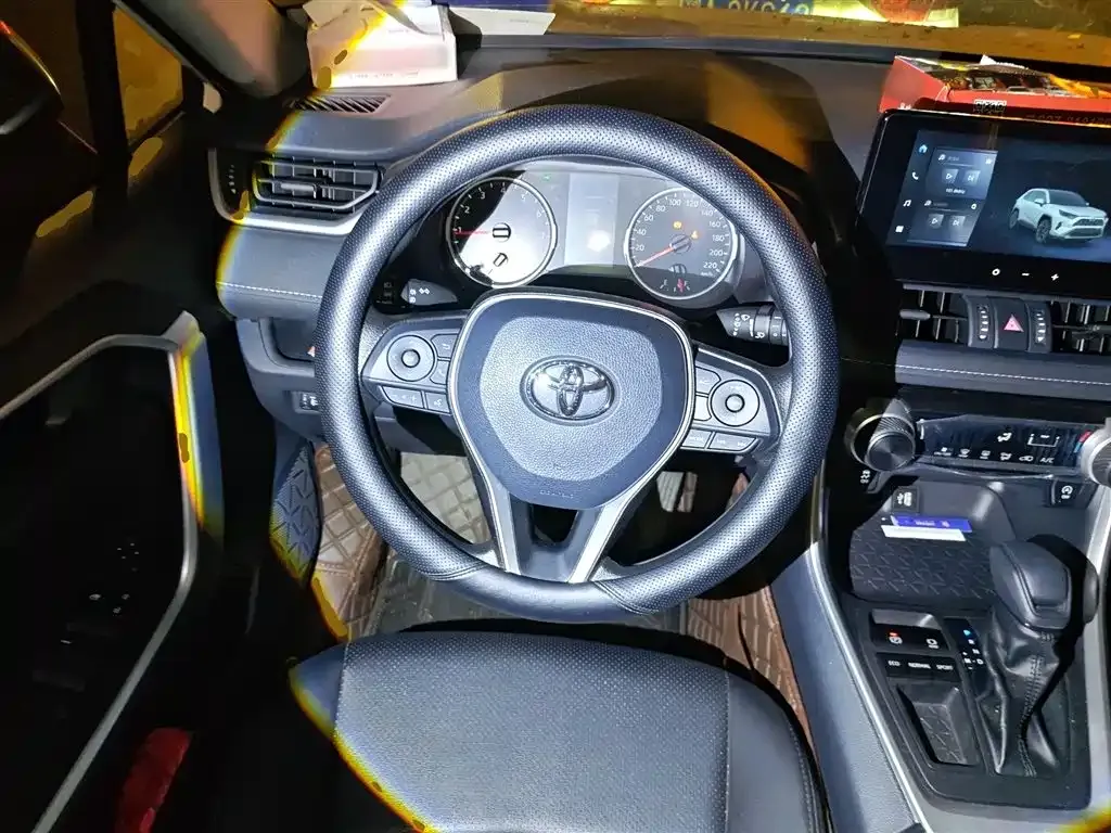 Toyota RAV4 2024 из CN, фото 8