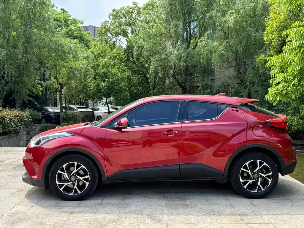 Toyota C-HR — фото 9