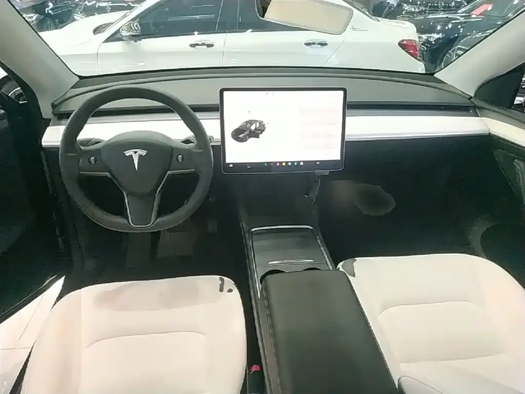 Tesla Model Y — фото 3