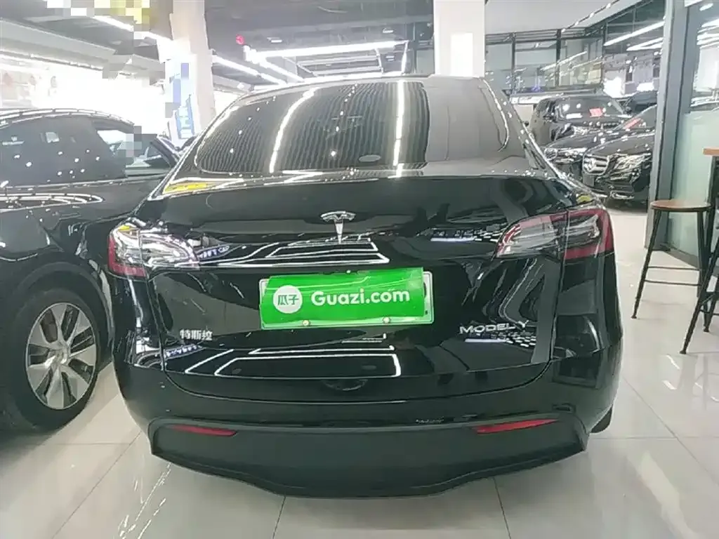 Tesla Model Y — фото 5