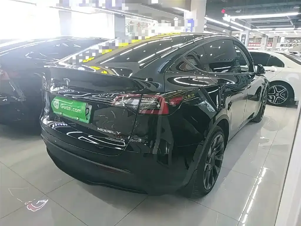 Tesla Model Y — фото 4