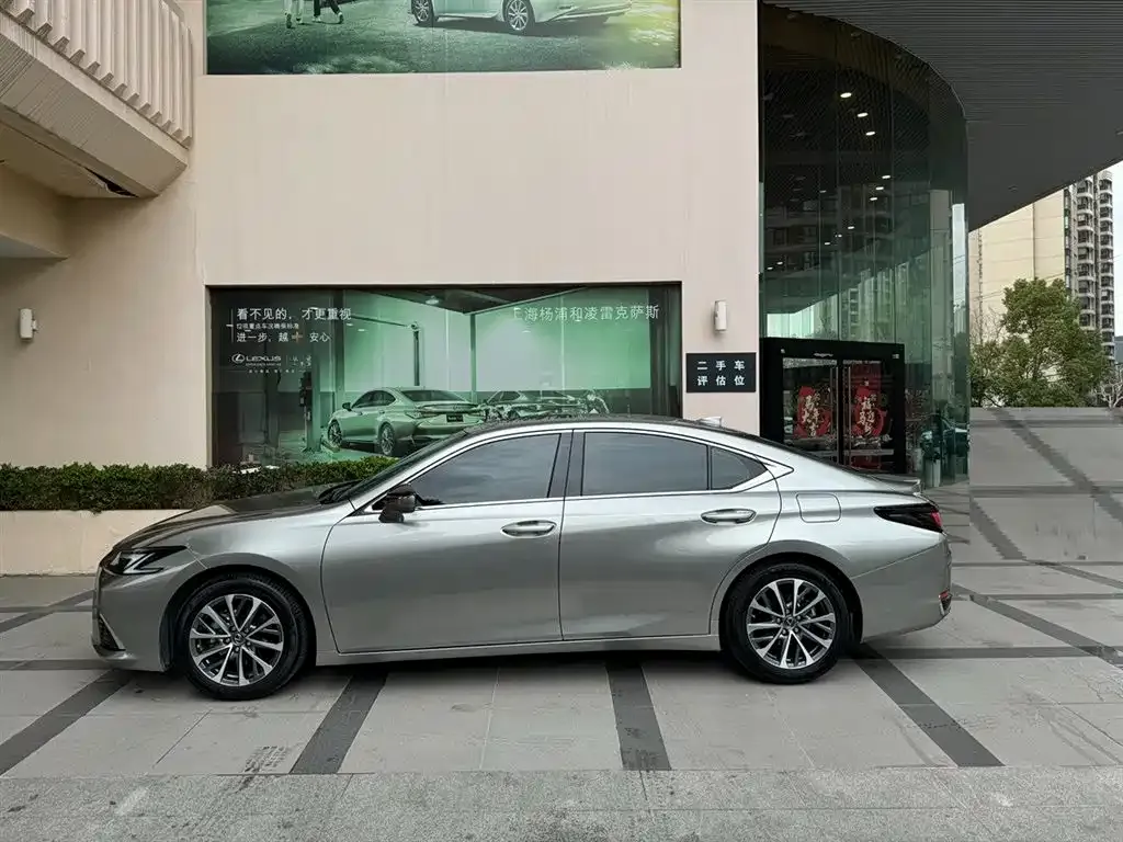 Lexus ES — фото 4