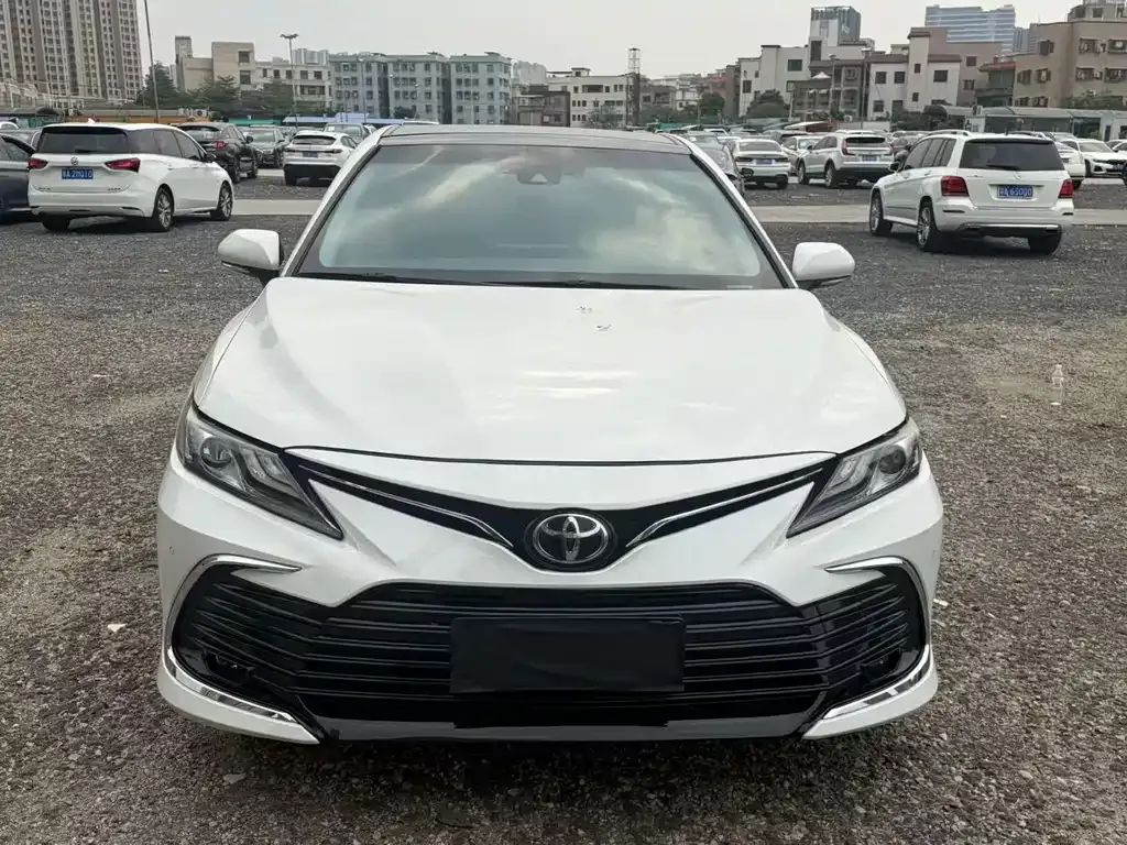 Toyota Camry — фото 8