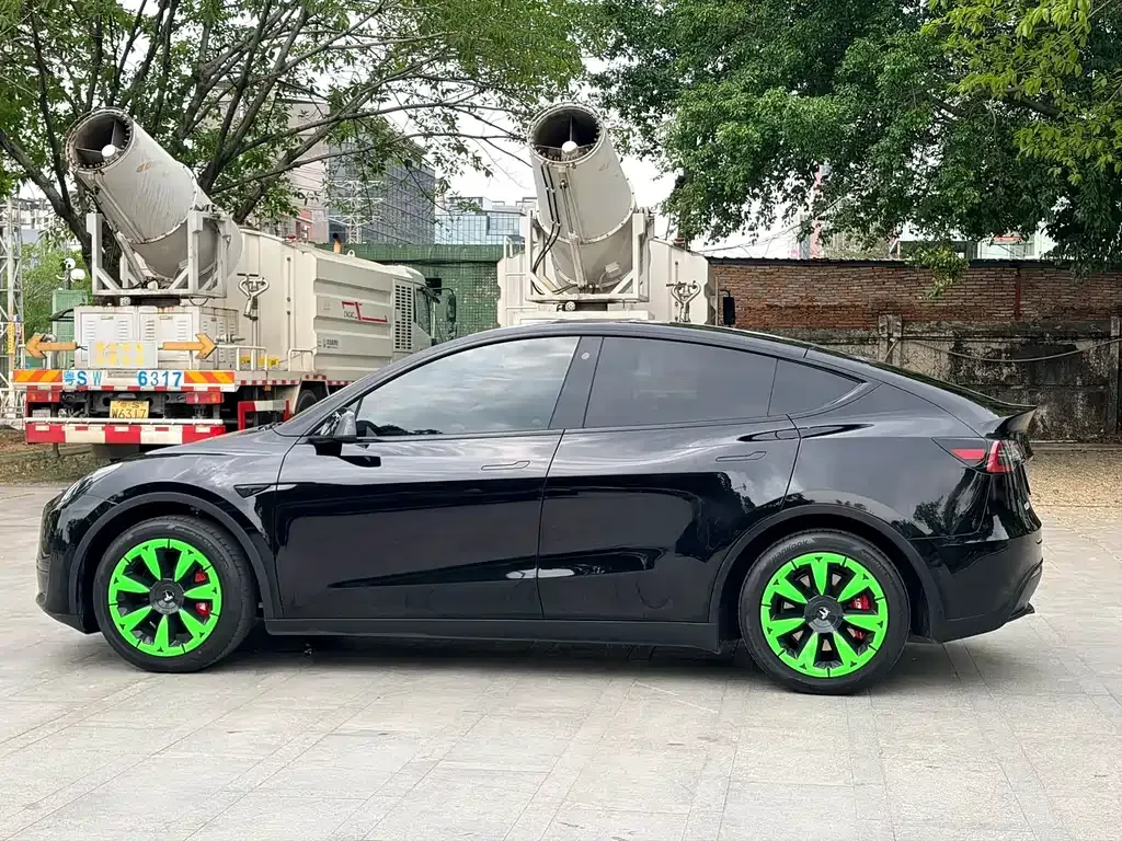 Tesla Model Y — фото 7