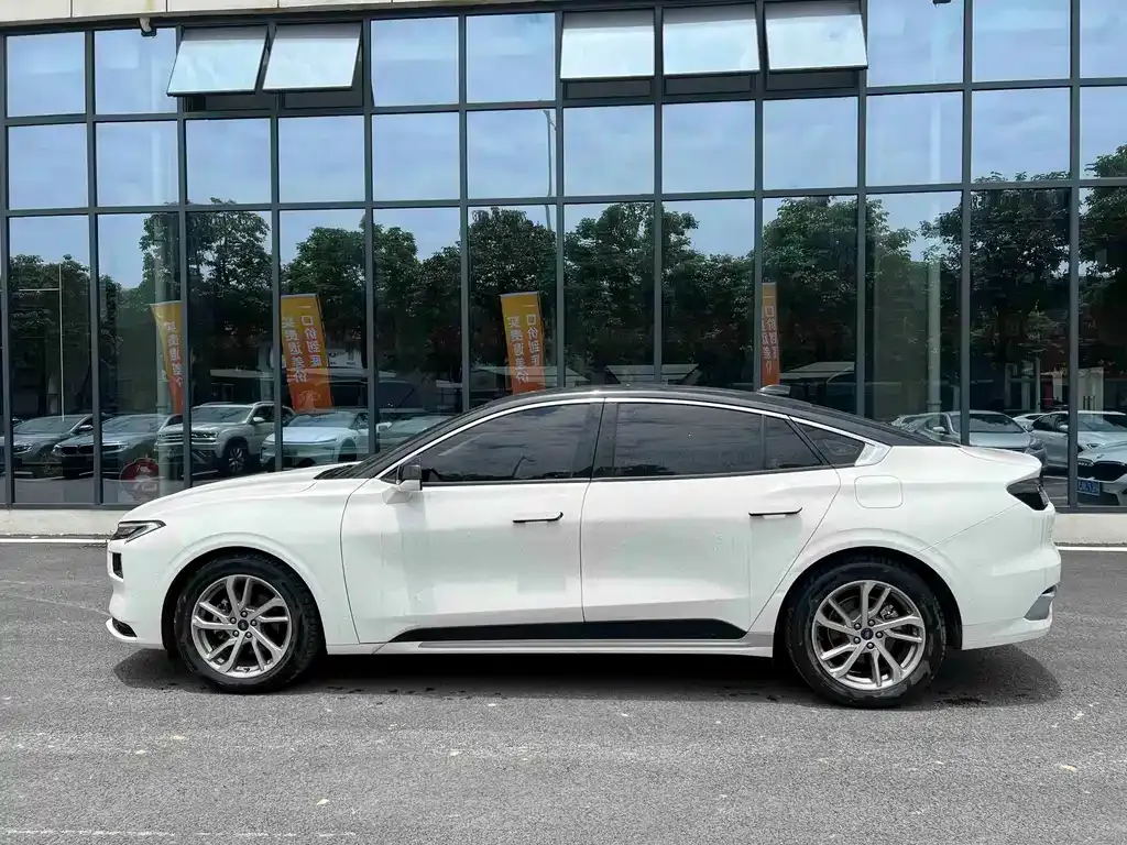 Ford Mondeo 2023 из CN, фото 2