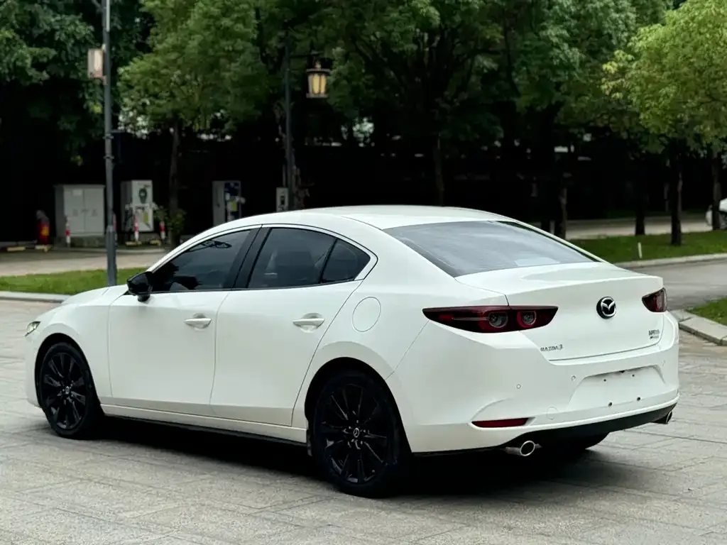 Mazda 3 Axela — фото 9