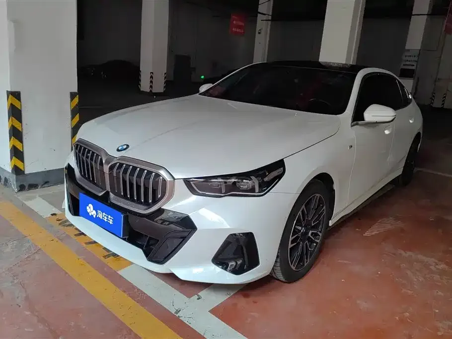 BMW 5 Series 2025 из CN, фото 1