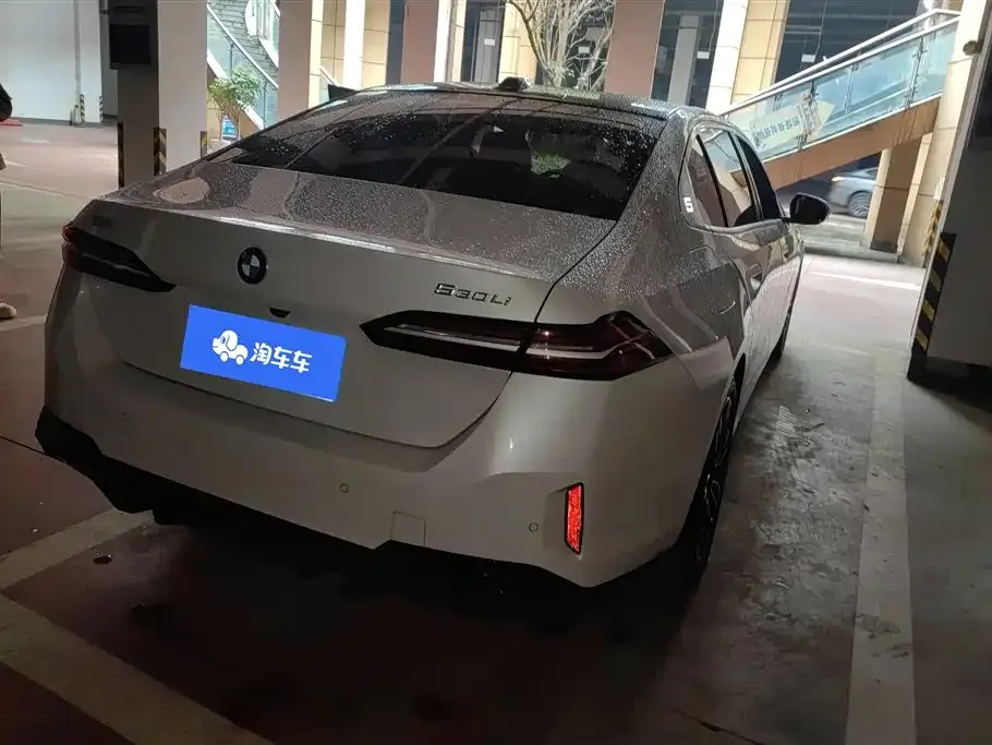 BMW 5 Series 2025 из CN, фото 10
