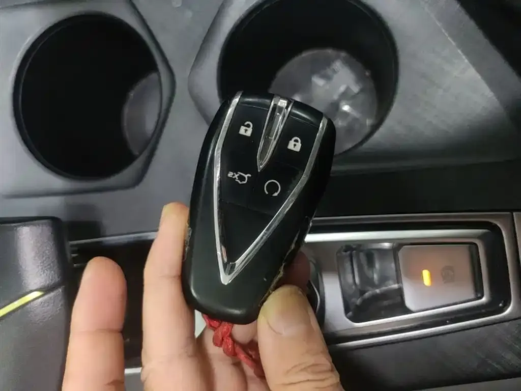 Changan UNI-V iDD 2023 из CN, фото 2