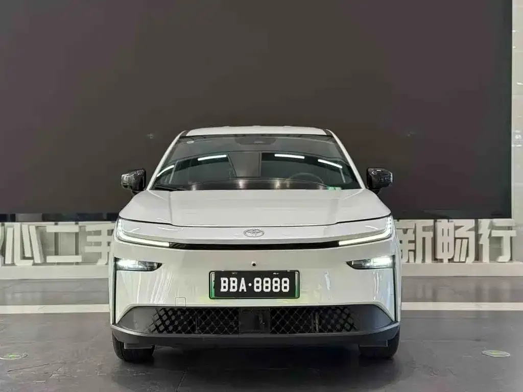 Toyota Platinum 3X 2025 из CN, фото 4