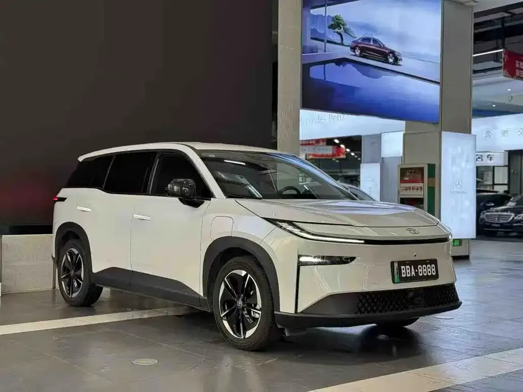 Toyota Platinum 3X 2025 из CN, фото 10