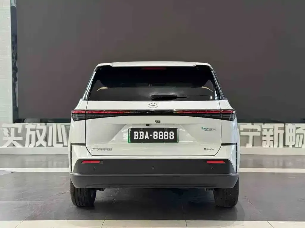 Toyota Platinum 3X 2025 из CN, фото 2