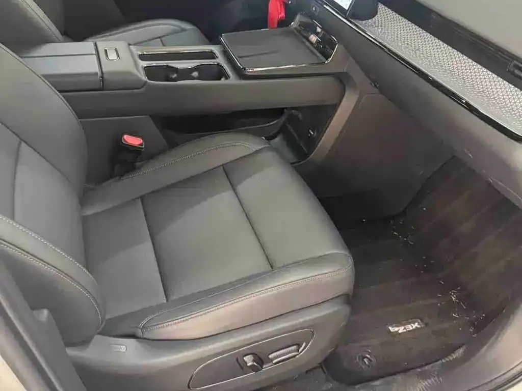 Toyota Platinum 3X 2025 из CN, фото 8