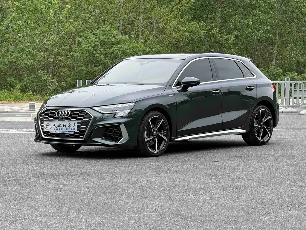 Audi A3 — фото 1