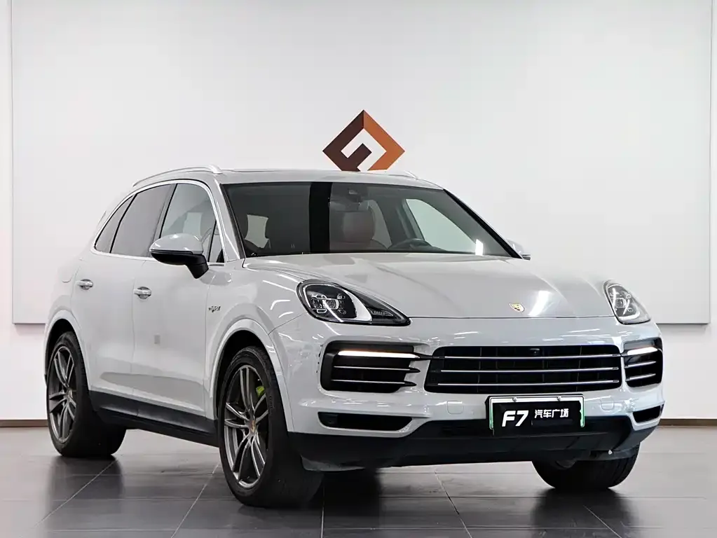 Porsche Cayenne Hybrid — фото 7