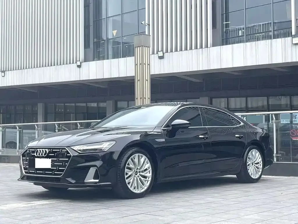 Audi A7L — фото 1