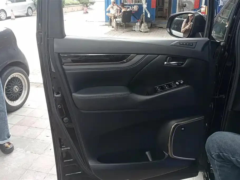Toyota Vellfire 2021 из CN, фото 7