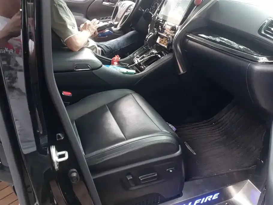 Toyota Vellfire 2021 из CN, фото 6