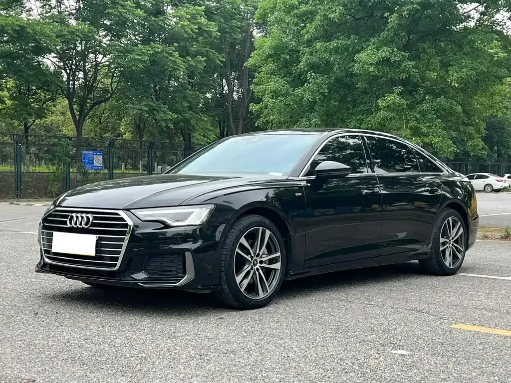 Audi A6L — фото 1