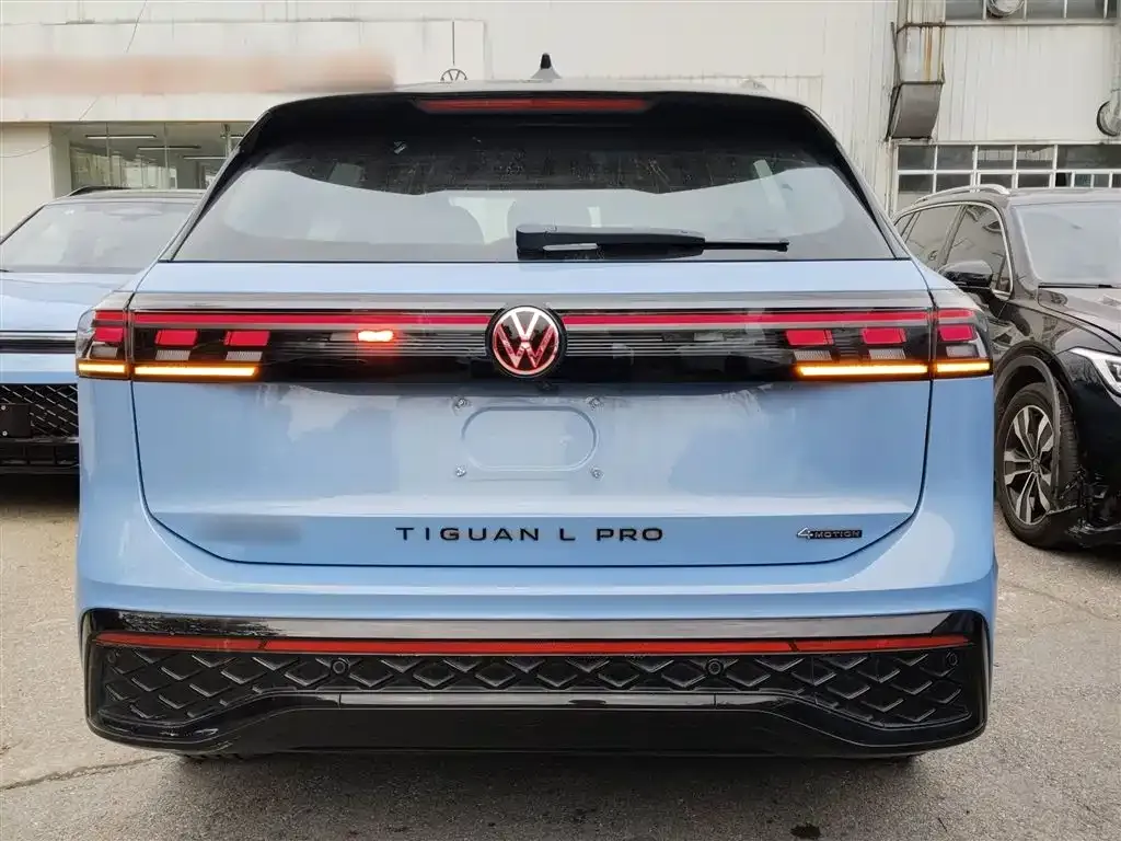 Volkswagen Tiguan L — фото 3