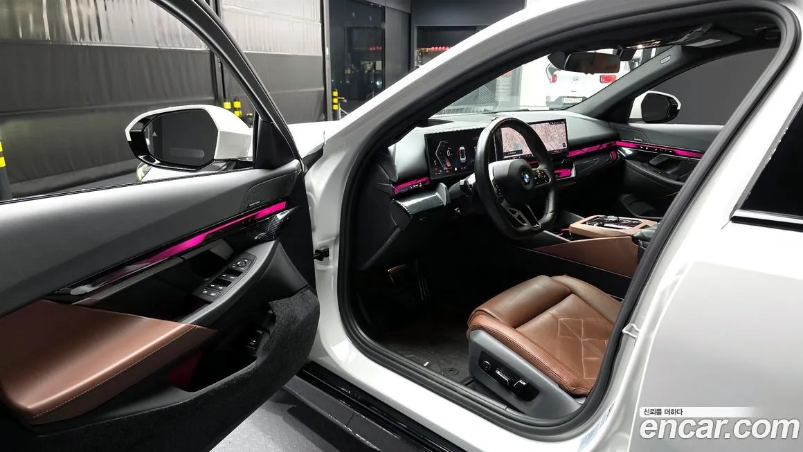 BMW 5-Series 2024 из KR, фото 10