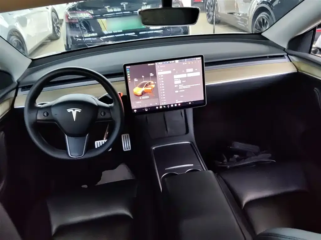 Tesla Model Y — фото 2