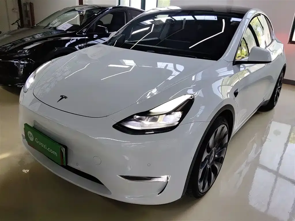 Tesla Model Y — фото 5